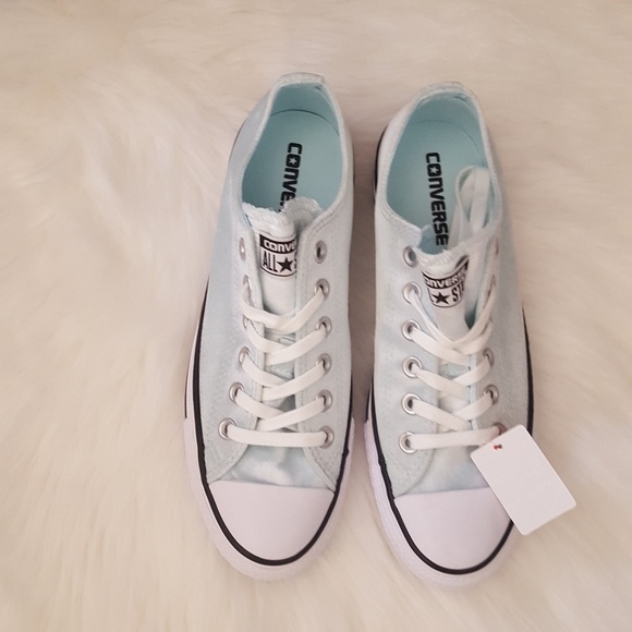 Converse Shoes - ⚡⚡HOST PICK...CONVERSE SNEAKERS⚡⚡ 5 / 5 /18